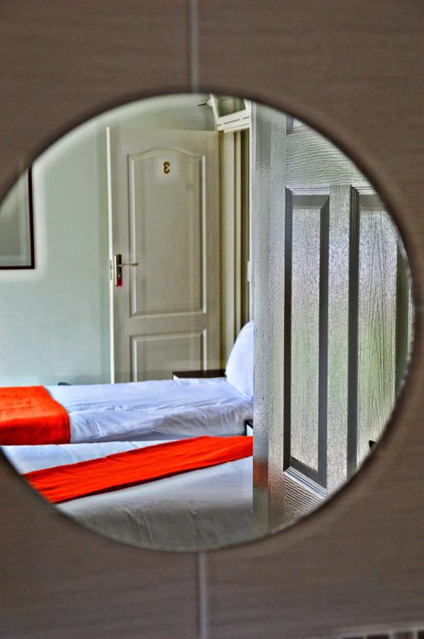 Cosy Palms Bed & Breakfast Gaborone Exterior foto