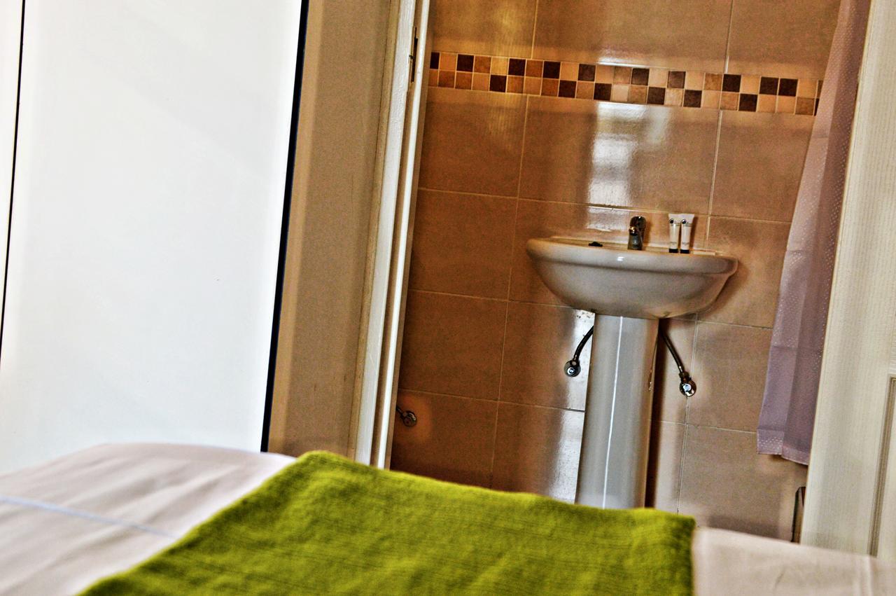 Cosy Palms Bed & Breakfast Gaborone Exterior foto